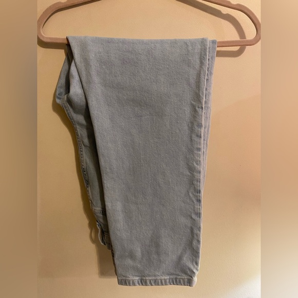 Womens mid rise boyfriend style jeans. Size 12 - Picture 2 of 6